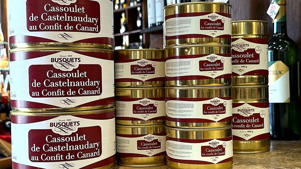 Boîtes de cassoulet au confit de canard de la Maison Busquets, en rayon